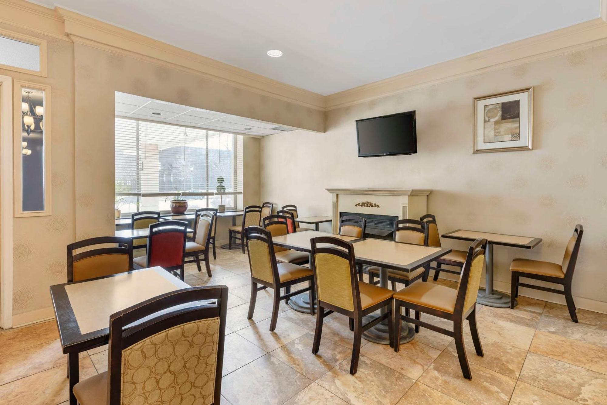Best Western Watertown/Fort Drum Extérieur photo