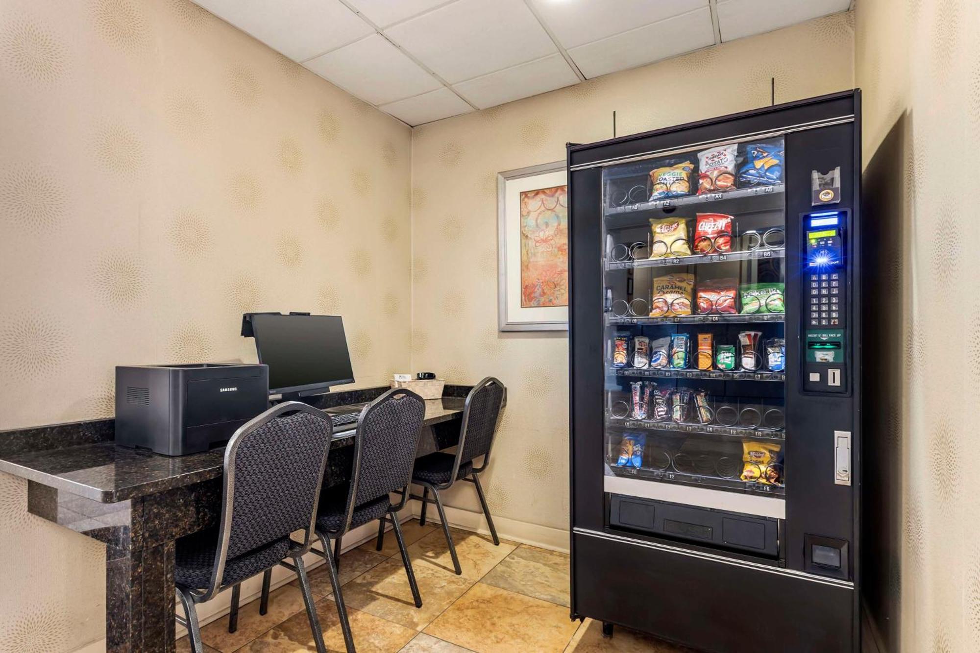 Best Western Watertown/Fort Drum Extérieur photo